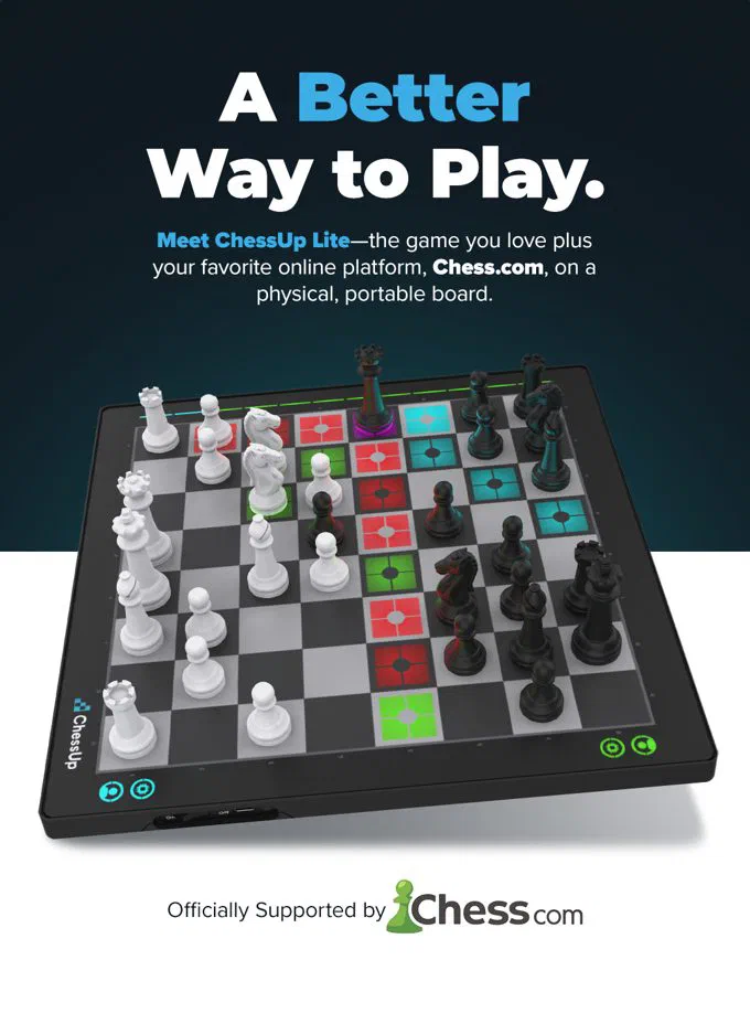 駒を持つだけで指せる手が光る、オンライン対戦もできるスマートチェスボード ChessUp Lite (チェスアップ ライト) — 写真1