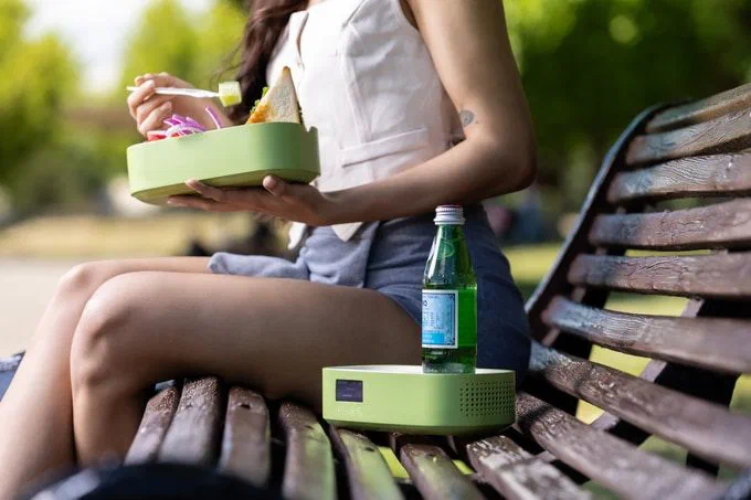 温めも冷やしもできる、バッテリー内蔵の持ち運び弁当箱 LunchOn (ランチオン) — 写真3