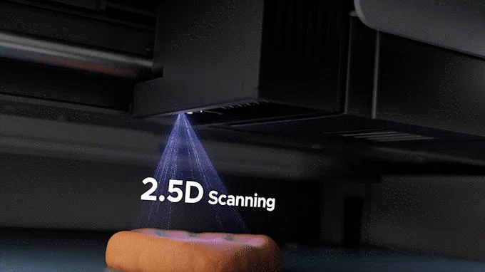 タンブラーや紙、2000種以上の素材に直接印刷できる卓上UVプリンター Morpho UV Printer (モルフォ) — 写真6